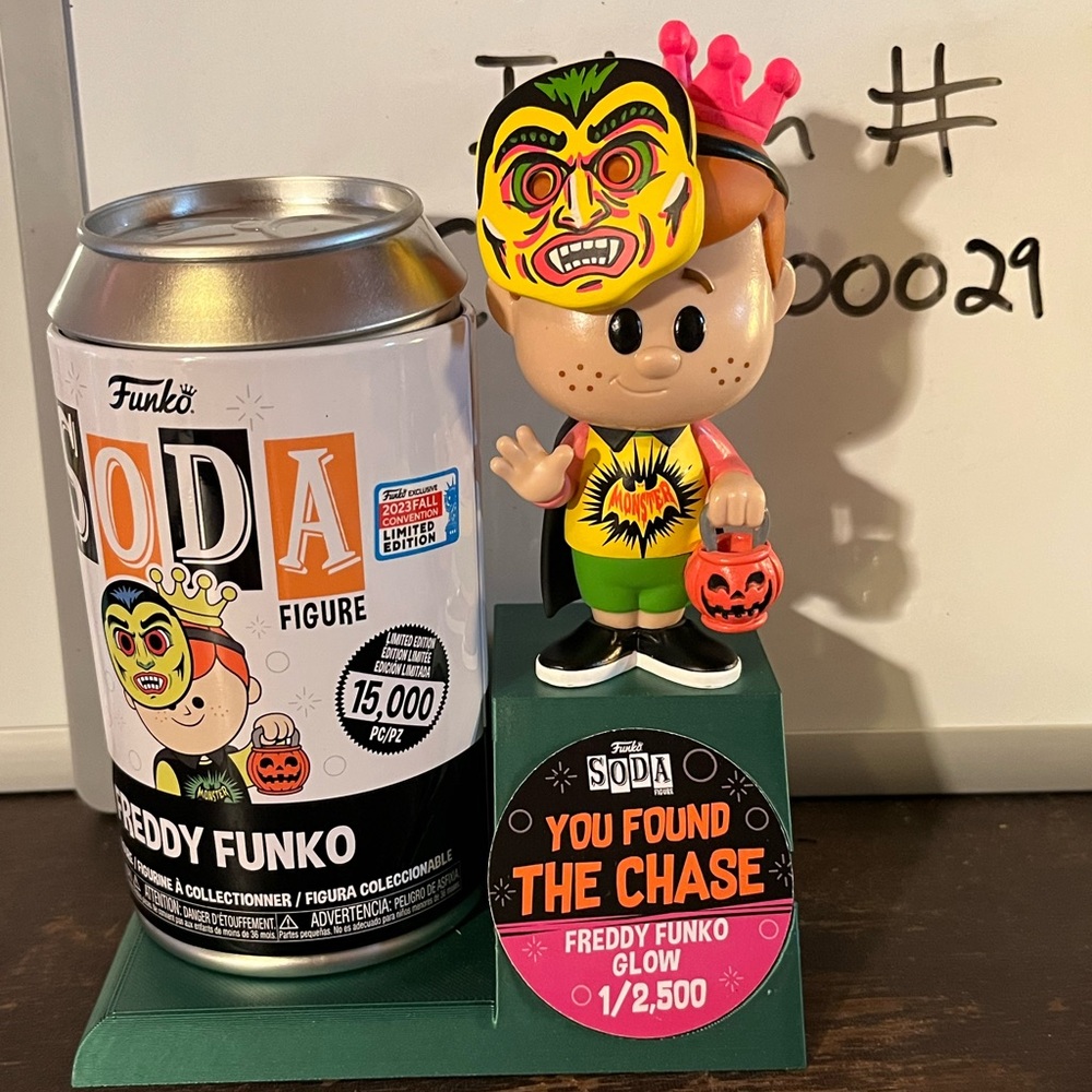 Funko Soda CHASE Trick or Treat Freddy Funko Halloween 2023 fall convention LE